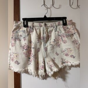 Juniors shorts with flowers